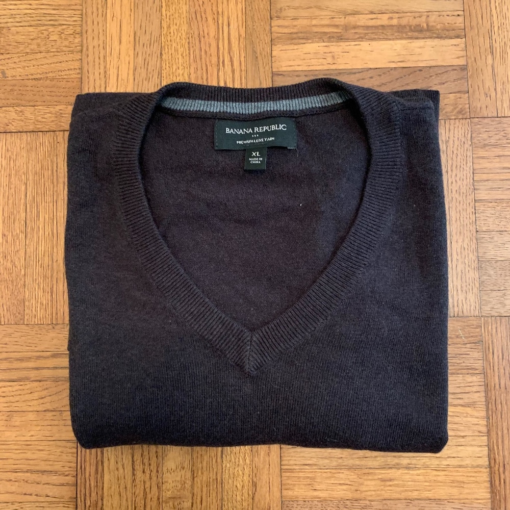 Men's Banana Republic Dark Brown V-Neck Sweater XL